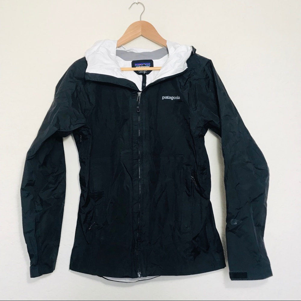 Patagonia Women’s black windbreaker Jacket M